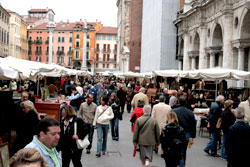 Domenica torna a Vicenza il Mercato dell’Antiquari