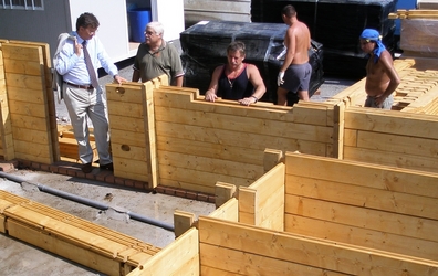 A Fimon una struttura in legno a servizio di turis